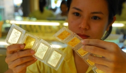 Giá vàng hôm nay 26/6: Giá vàng SJC tiếp tục lao dốc