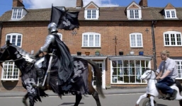 Video: Biến môtô Honda thành ngựa chiến