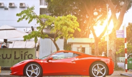 Cận cảnh vẻ điển trai của thiếu gia tiêu 34 tỉ/tháng