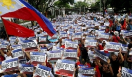 Trung Quốc -  Philippines 'khẩu chiến' gay gắt