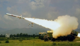 Video: Sức mạnh tên lửa S-400 Nga triển khai 'dằn mặt' NATO