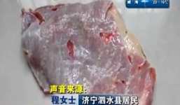 Miếng thịt bò tự nhiên động đậy khiến bà nội trợ hoảng hốt