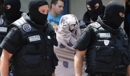 Vụ chặt đầu ở Pháp: Nghi phạm chụp ảnh cùng đầu nạn nhân