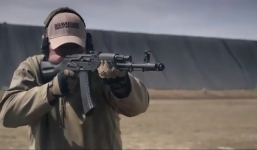 Video: Xem AK-74 lên đạn và bắn qua hiệu ứng quay chậm ấn tượng