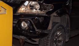 Ô tô mất lái gây tai nạn, 3 người nguy kịch