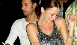 Thiếu gia trăng hoa tiêu xài hoang phí 40 tỉ/tháng và cái chết thảm