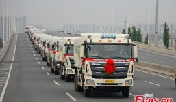 Chú rể dùng 36 chiếc xe tải đi đón dâu