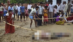 Hai học sinh tử vong bất thường, thầy hiệu trưởng bị đám đông đánh chết