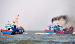 Tàu cá ngư dân Bình Định nghi bị cướp biển tấn công