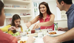 Những việc tuyệt đối không nên làm sau khi ăn tối