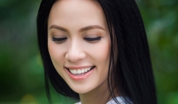 Huyền Ny khoe vẻ đẹp tinh khôi trong nắng mai