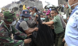 Máy bay Indonesia rơi: Số người thiệt mạng đã lên tới 141