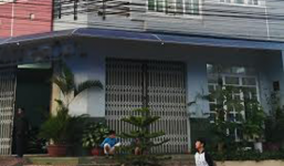 Đưa con đi thi, cha ngã từ lầu cao bị chấn thương nặng