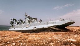 Trung Quốc 'trình làng' tàu đổ bộ mới