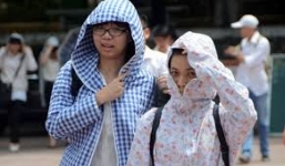 Thi THPT quốc gia ngày thứ 2: Nắng nóng đỉnh điểm, vượt ngưỡng 40 độ C