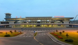 Cận cảnh nhà ga mới hào nhoáng nhưng đìu hiu của Triều Tiên