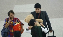 Quang Lê về Mỹ sau scandal 'cướp gà' của Đàm Vĩnh Hưng