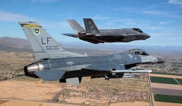 Soi siêu chiến đấu cơ trăm triệu USD của Không quân Mỹ