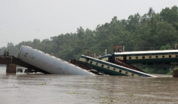 Pakistan: Tàu quân sự lao xuống kênh, số người thiệt mạng lên tới 17 người