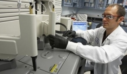 Thử nghiệm vắc-xin ngừa HIV thành công ngoài mong đợi trên loài khỉ 