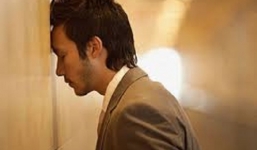 Đau đớn khi phát hiện bạn gái là khách quen của nhà nghỉ