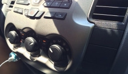 Nắng nóng đỉnh điểm, lưu ý tránh sốc nhiệt khi đi ôtô