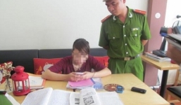 Lời kể người giáp mặt cặp nam nữ đọc giải đề môn Sử vào phòng thi