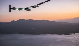 Máy bay năng lượng mặt trời lập kỷ lục chinh phục Thái Bình Dương