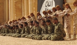 IS cho trẻ 12 tuổi xử tử hàng loạt tù binh