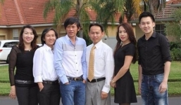 Gia đình 6 anh chị em của Hoài Linh