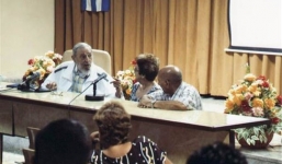 Video: Cựu chủ tịch Cuba Fidel Castro tái xuất