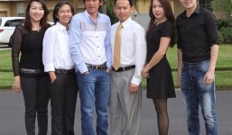 Gia đình 6 anh chị em của Hoài Linh