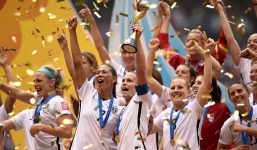 Vùi dập Nhật Bản, tuyển nữ Mỹ đăng quang ngôi vô địch World Cup nữ 2015 