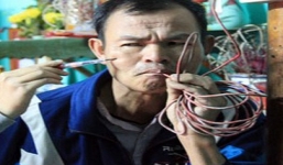 'Siêu nhân' ngậm dây điện sáng bóng đèn bỗng dưng ngừng 'phát điện'