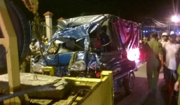 Cả gia đình thiệt mạng sau khi va chạm với xe tải 