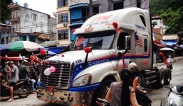 Cận cảnh rước dâu bằng đầu xe container ở Hải Phòng