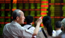 Nhà đầu tư tự tử vì chứng khoán TQ sụt giảm