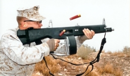 Khám phá sức mạnh siêu súng AA-12