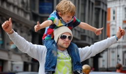 15 điều cha mẹ nên làm cho con trẻ mỗi ngày