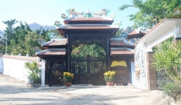 Tháo dỡ biệt phủ trái phép hơn 100 tỷ của đại gia vàng ở Đà Nẵng