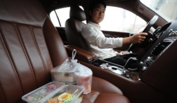 9x sở hữu dàn siêu xe chỉ để … giao cơm hộp