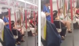 Thiếu nữ gào thét trên tàu điện ngầm vì... điện thoại hết pin