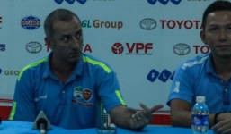 HLV Graechen: 'Trọng tài đang chống lại HAGL'