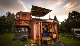 'Lâu đài' được thiết kế độc đáo trên xe tải