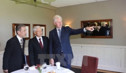 Tổng Bí thư thăm gia đình nguyên Tổng thống Bill Clinton