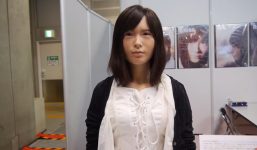 'Cô nàng' robot Android biểu cảm như người