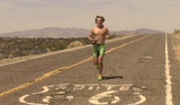 Thanh niên chạy bộ xuyên nước Mỹ chỉ trong vòng 100 ngày