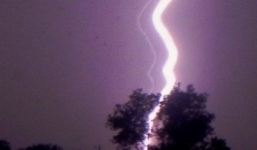 Nữ sinh vừa thi THPT quốc gia bị sét đánh tử vong khi phụ gia đình làm rẫy