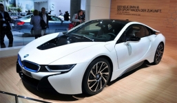 Khách sạn dùng xe hơn 7 tỷ đồng đưa đón khách 