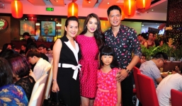 Bình Minh đưa vợ, con tới mừng Trương Ngọc Ánh lên chức bà chủ